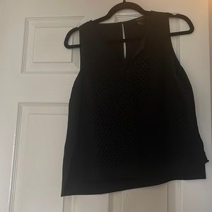 V neck crochet top sleeveless shirt black size small